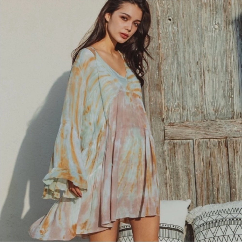 NWT YOUNG FABULOUS & BROKE Rosa Pastel Tie-Dye silk Bell Sleeve Dress Small - Picture 3 of 8